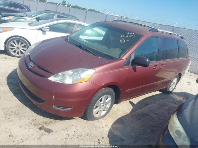 Toyota Sienna Le