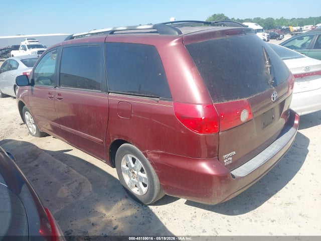 Toyota Sienna Le