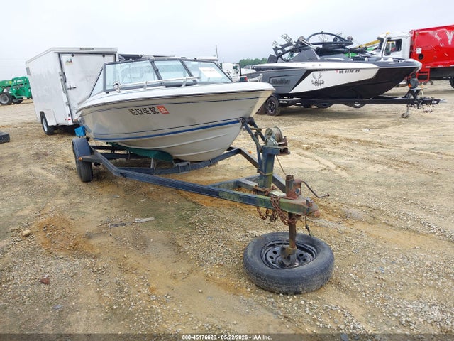 Salvage Dixie Boat Bandit 140 & Trailer Image