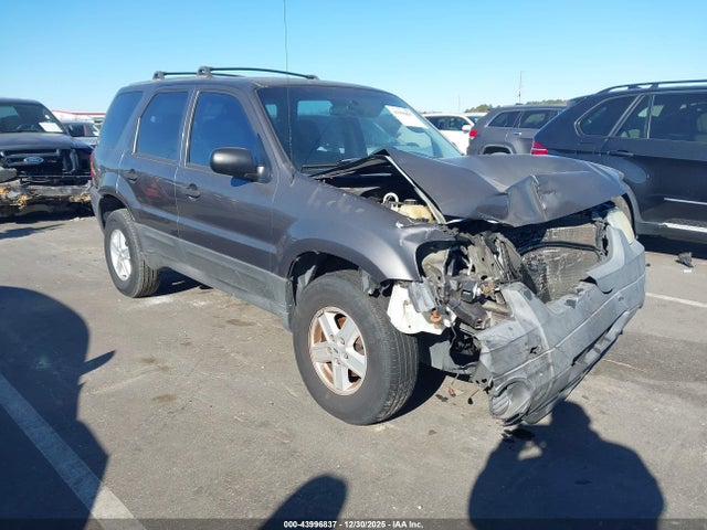 Salvage Ford Escape Image