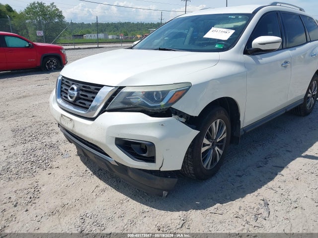 Nissan Pathfinder Sv