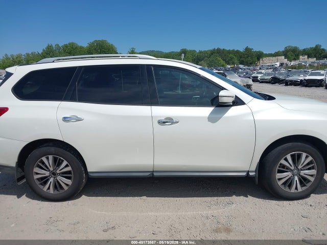Nissan Pathfinder Sv