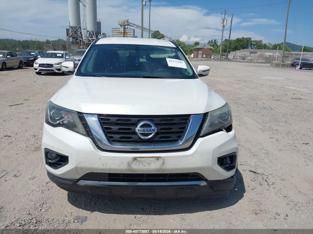 Nissan Pathfinder Sv