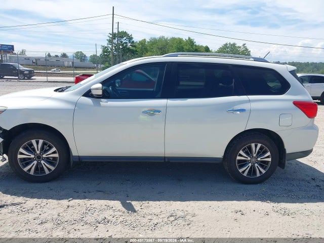 Nissan Pathfinder Sv