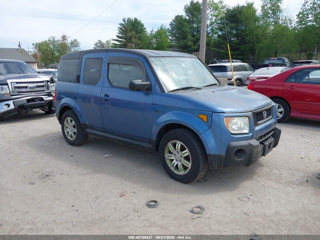Salvage Honda Element Image