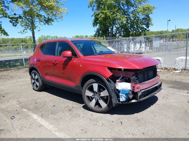Salvage Volvo XC40 Image