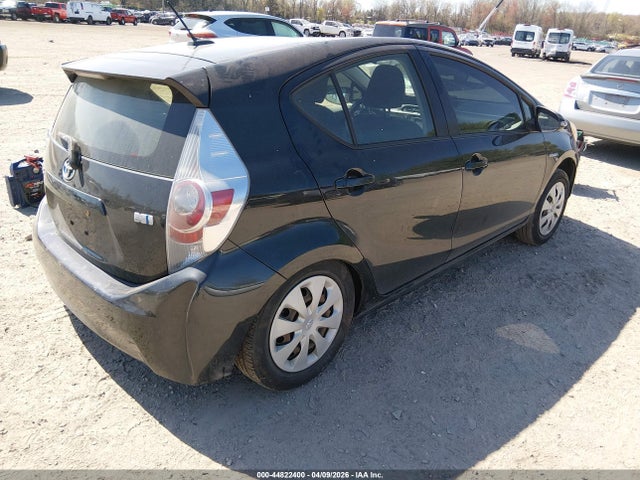 Toyota Prius c Three