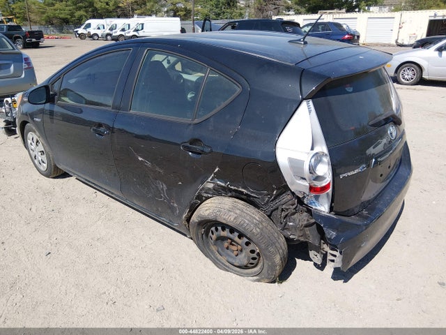 Toyota Prius c Three