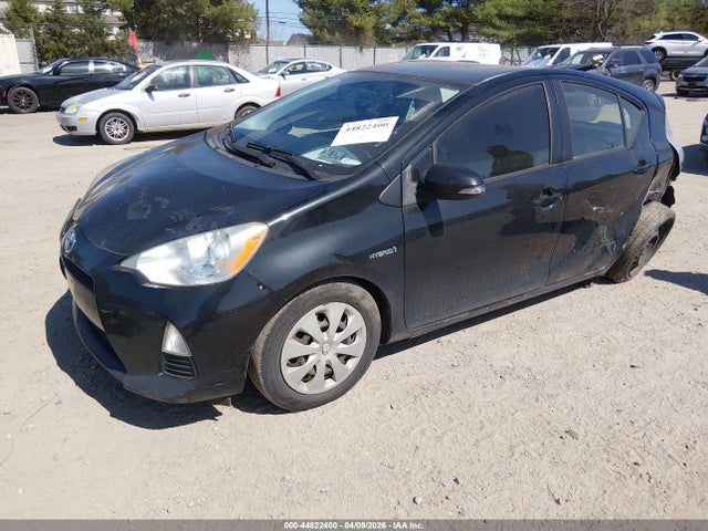 Toyota Prius c Three