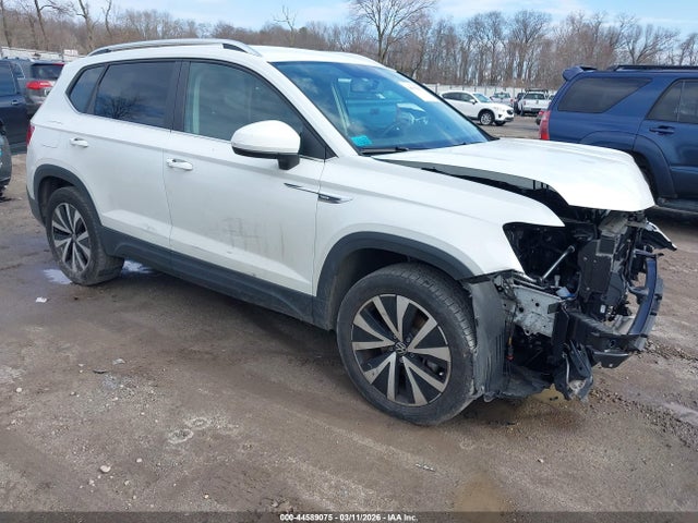 Salvage Volkswagen Taos Image