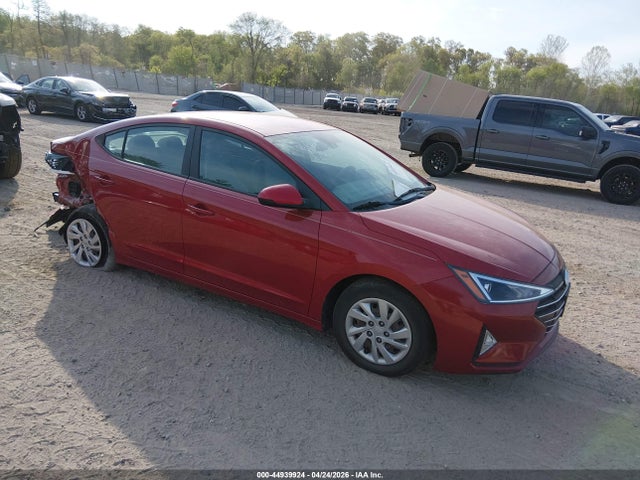 Salvage Hyundai ELANTRA Image