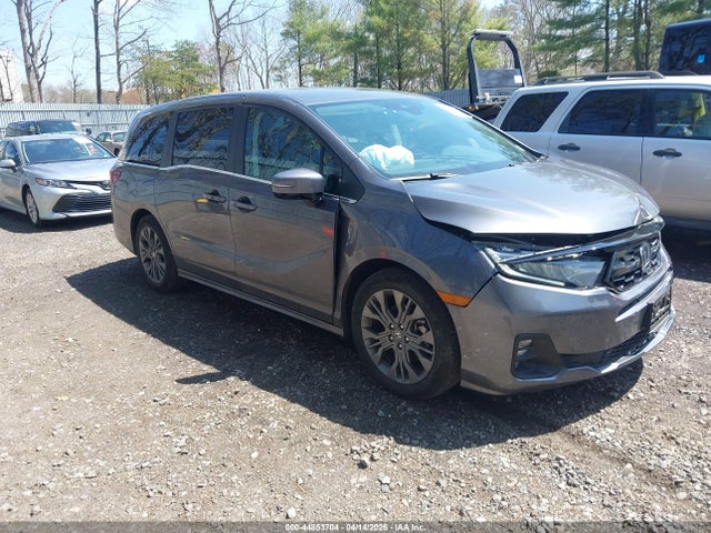 Salvage Honda Odyssey Image