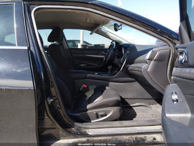 Nissan Maxima