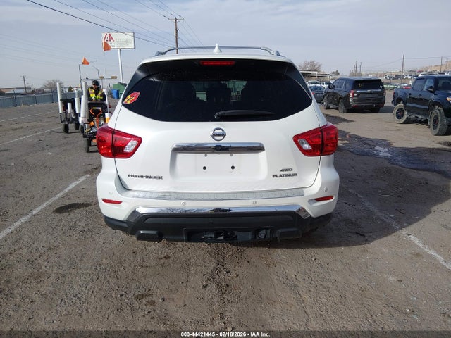 Nissan Pathfinder Platinum