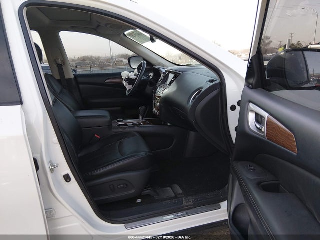 Nissan Pathfinder Platinum