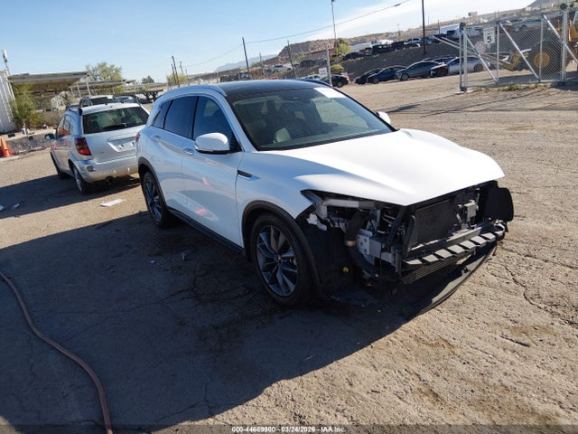 Salvage INFINITI Qx Image
