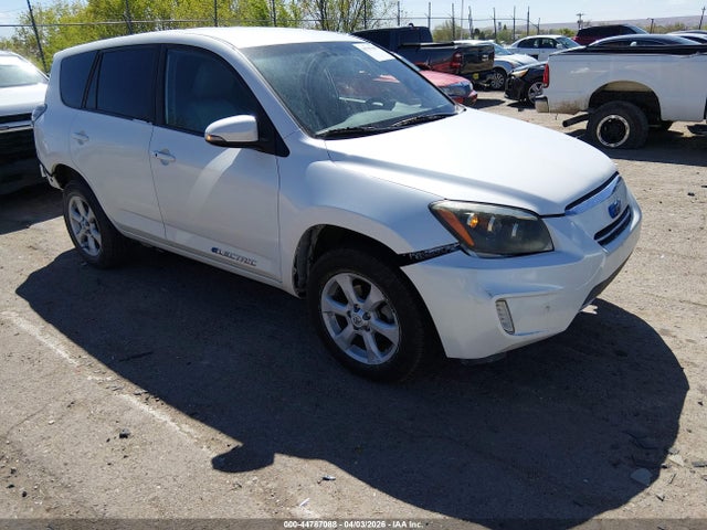 Salvage Toyota RAV4 Image