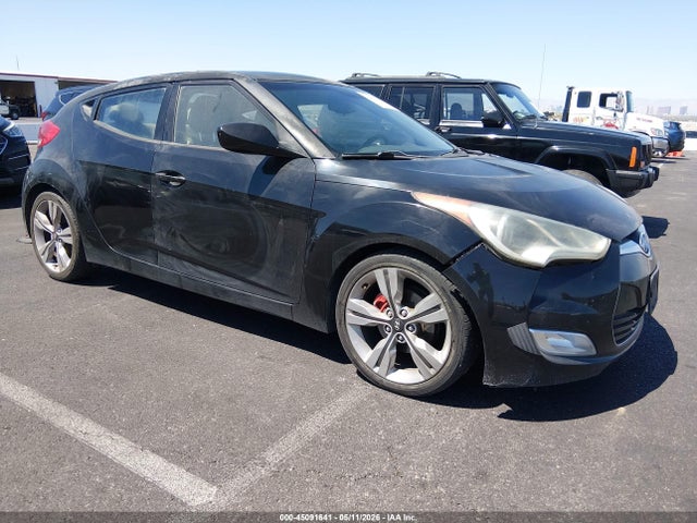 Salvage Hyundai VELOSTER Image