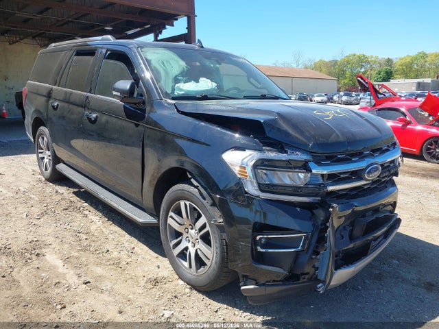 Salvage Ford Expedition Image