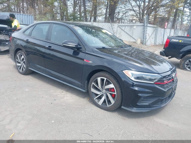 Salvage Volkswagen Jetta Image