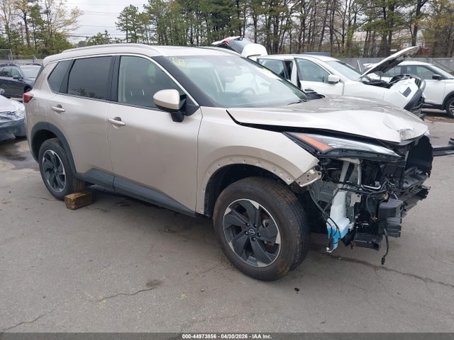 Salvage Nissan Rogue Image