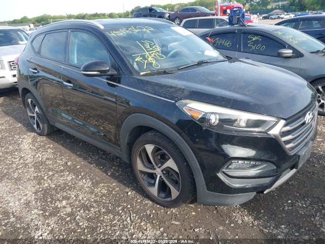 Salvage Hyundai TUCSON Image