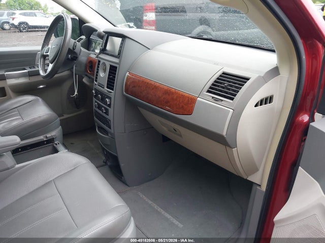 Chrysler Town & Country Touring