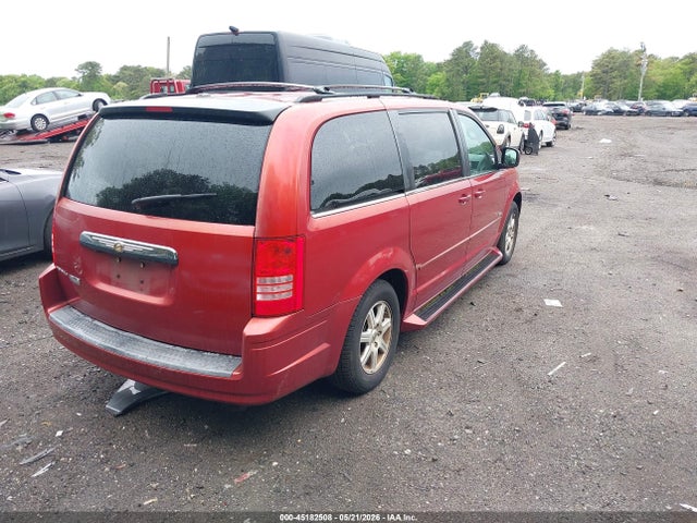 Chrysler Town & Country Touring