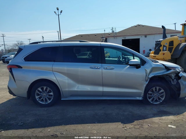 Toyota Sienna Xle