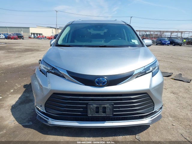 Toyota Sienna Xle