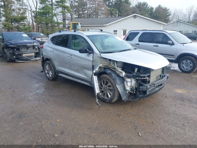 Salvage Hyundai TUCSON Image