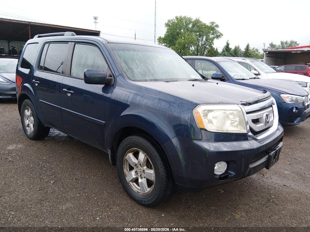 Salvage Honda Pilot Image