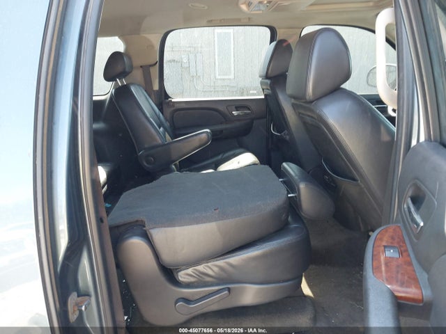 Chevrolet Suburban 1500 Ltz