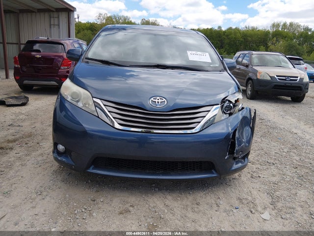 Toyota Sienna Xle 8 Passenger