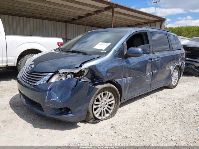 Toyota Sienna Xle 8 Passenger