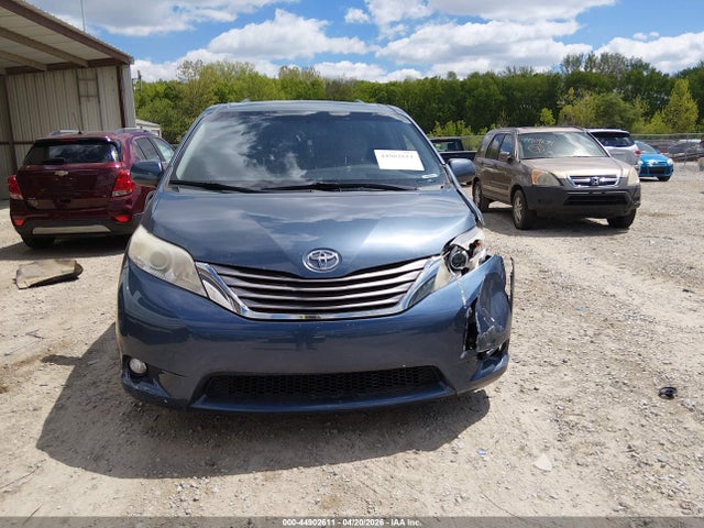 Toyota Sienna Xle 8 Passenger