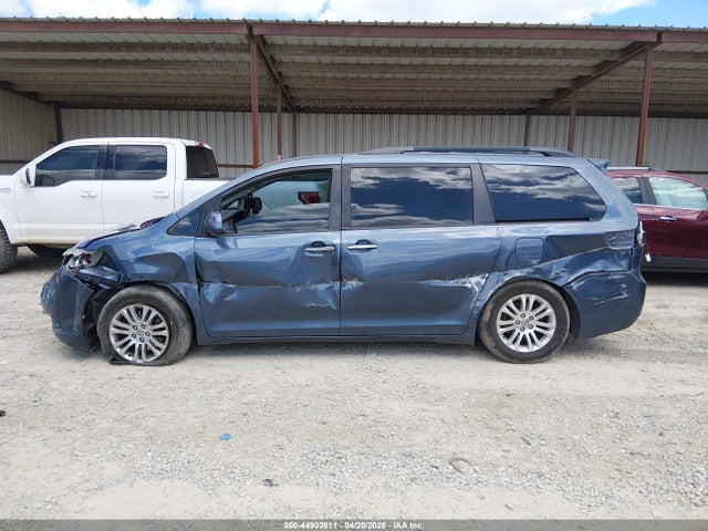 Toyota Sienna Xle 8 Passenger