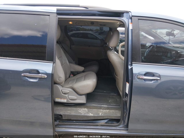 Toyota Sienna Xle 8 Passenger