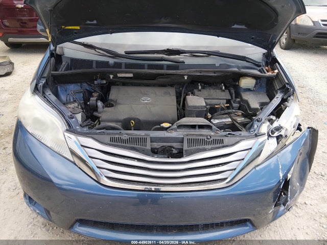 Toyota Sienna Xle 8 Passenger