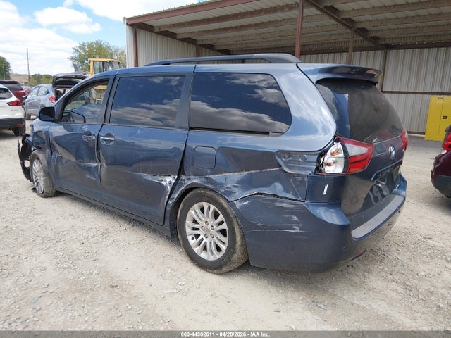Toyota Sienna Xle 8 Passenger