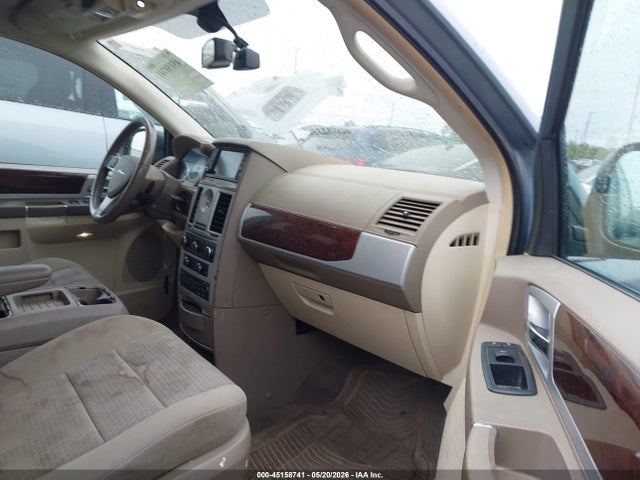Chrysler Town & Country Touring