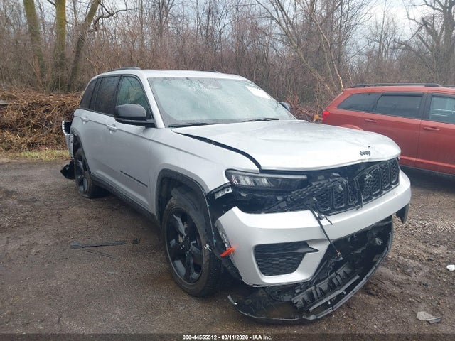 Salvage Jeep Grand Cherokee Image