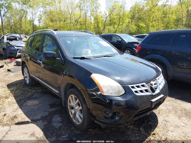 Salvage Nissan Rogue Image