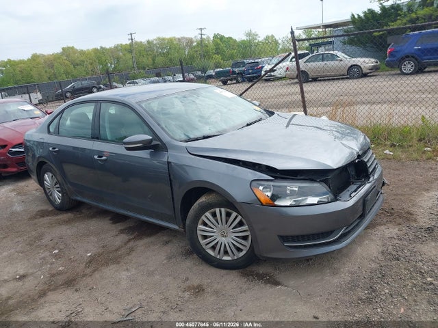 Salvage Volkswagen Passat Image