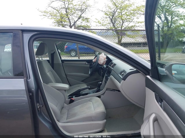 Volkswagen Passat 1.8t S