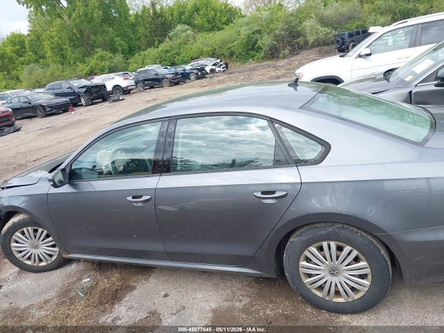 Volkswagen Passat 1.8t S
