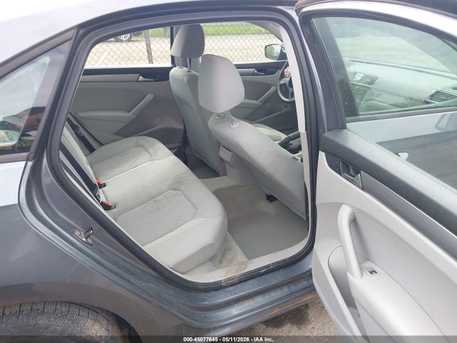 Volkswagen Passat 1.8t S
