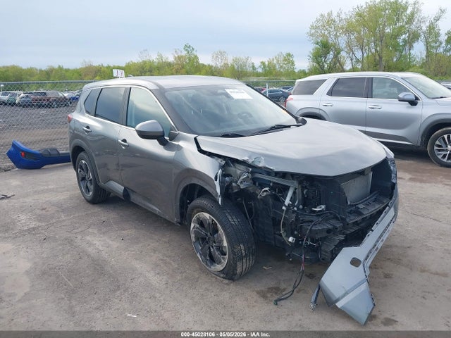 Salvage Nissan Rogue Image