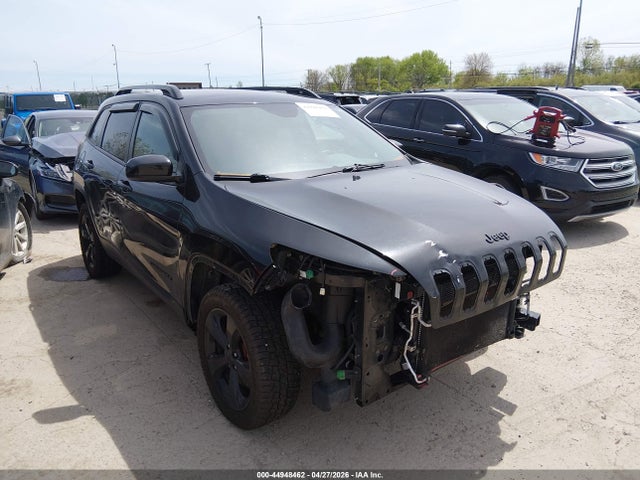 Salvage Jeep Cherokee Image