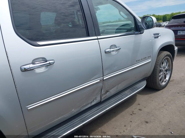 Cadillac Escalade Standard
